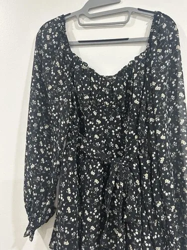 French Kiss Black Floral Long Sleeve Romper Size Large image indicator(3)