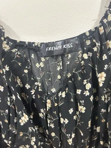 French Kiss Black Floral Long Sleeve Romper Size Large image indicator(4)