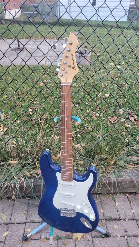 $240 Barracuda Stratocaster Electric Guitar - photo 2