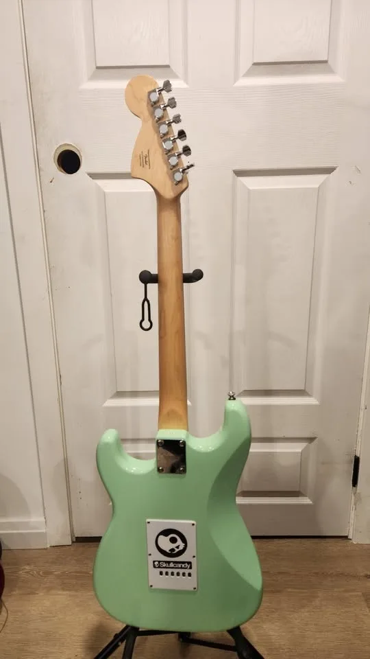 $280 Squier Stratocaster - Surf Green - Affinity Series image indicator(6)