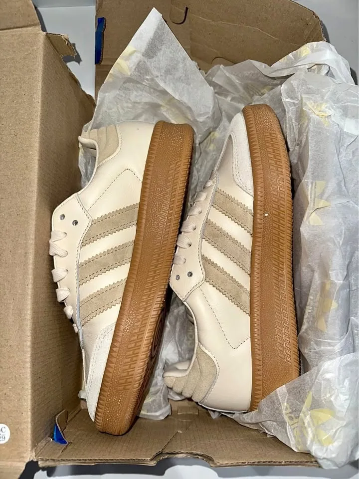 adidas Samba XLG Magic Beige Gum size 5.5 mens / 6.5 women’s