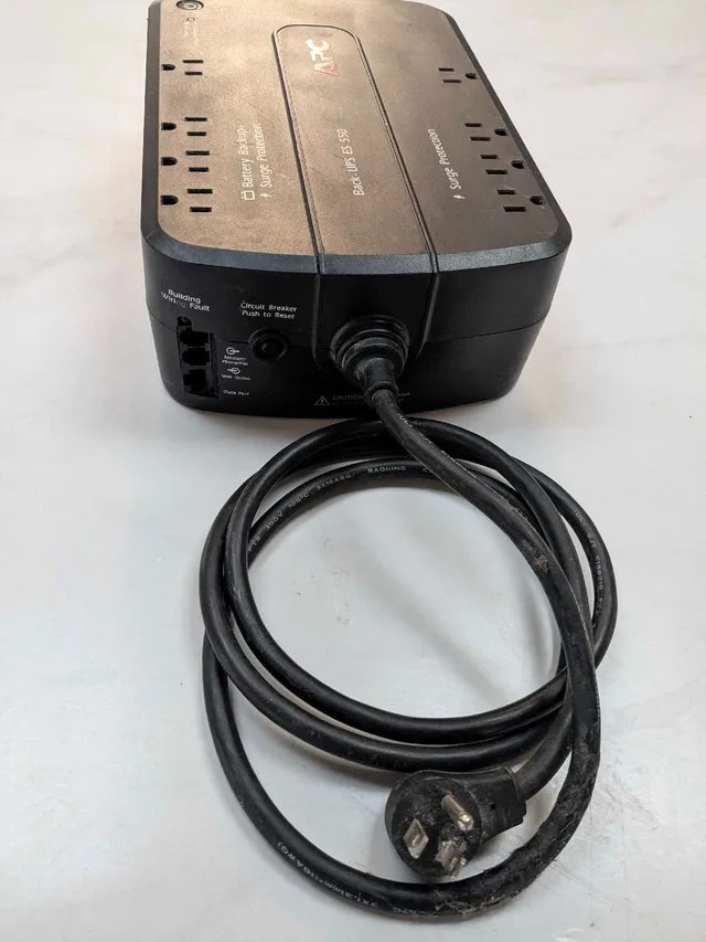 APC Back-UPS ES 550. Surge protection battery backup image indicator(2)