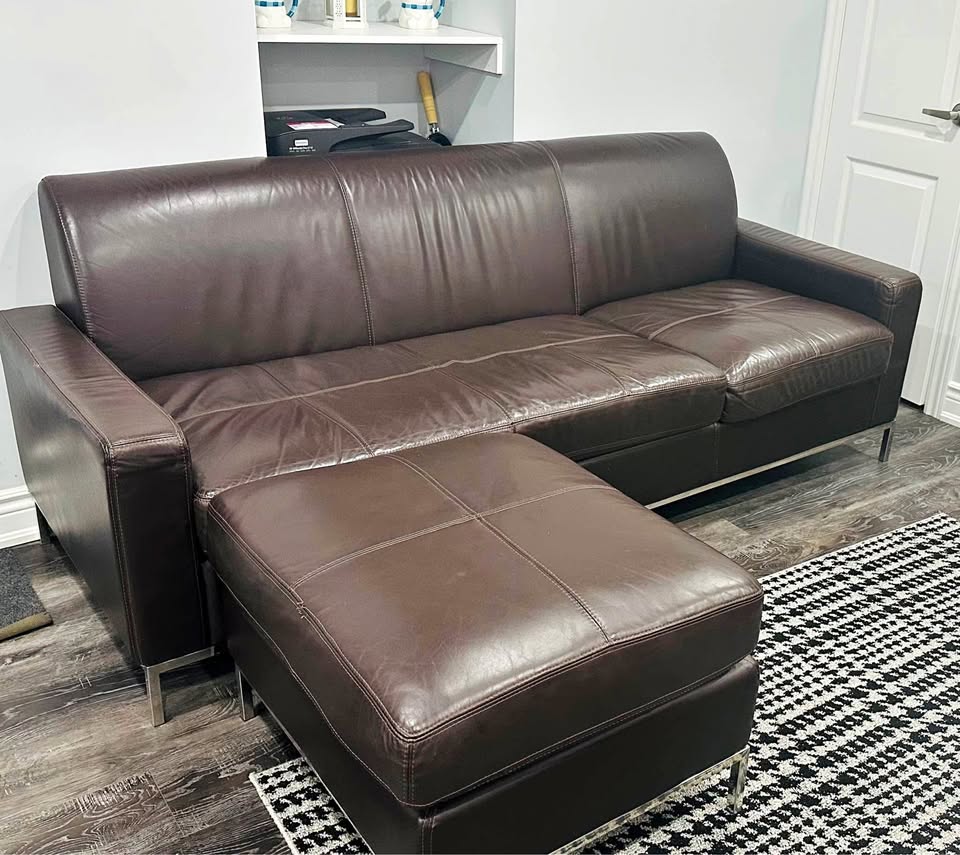 Couch / Sectional / Sofa