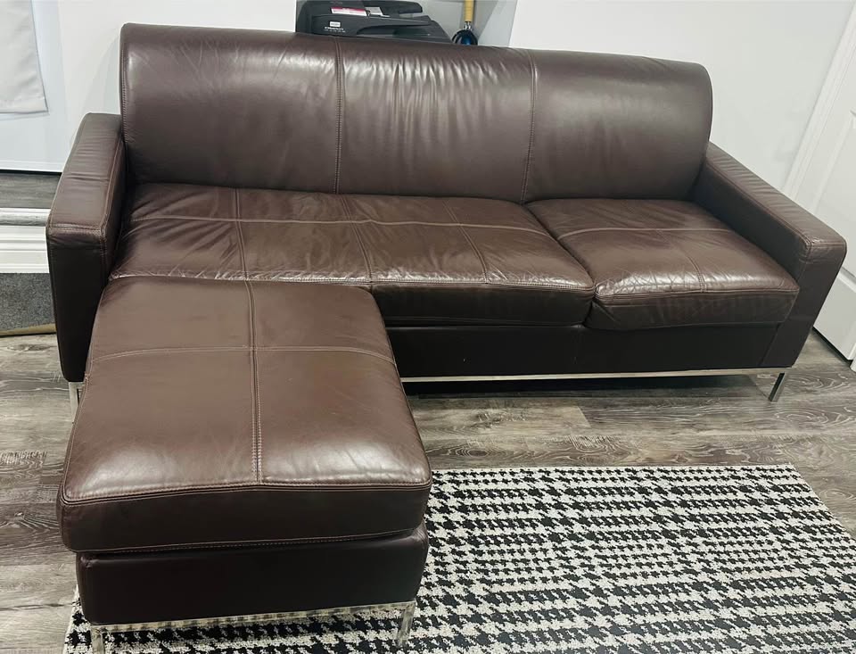 Couch / Sectional / Sofa - photo 2