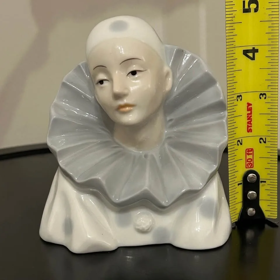 Vintage Japanese Pierrot Clown Bust – Porcelain Art Figurine 4,5 image indicator(7)