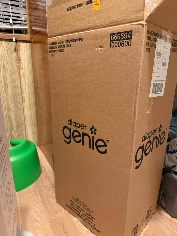 Diaper genie Signature pail. refill with 18 bags image indicator(2)