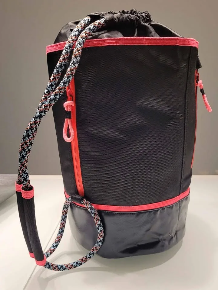 TNA Hylan Bucket Duffle Bag image indicator(2)