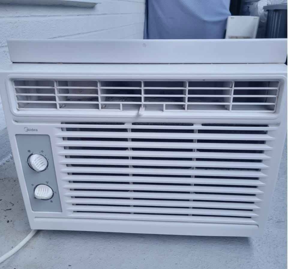 Reliable Midea Window Air Conditioner - 5,000 BTU - photo 2