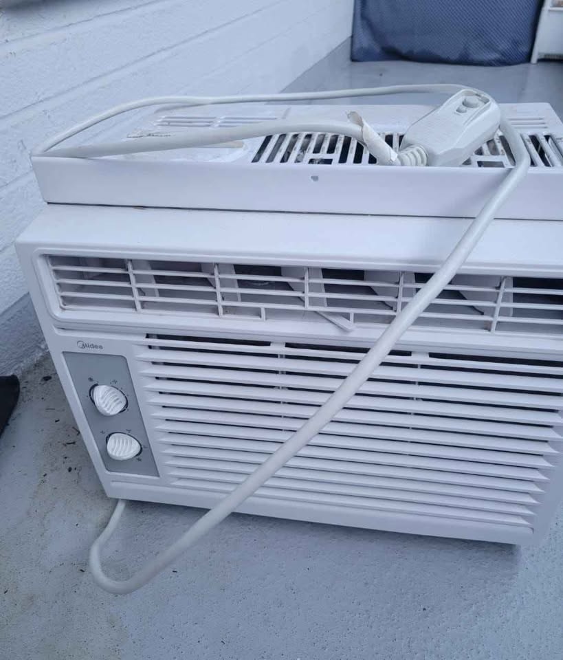 Reliable Midea Window Air Conditioner - 5,000 BTU - photo 3