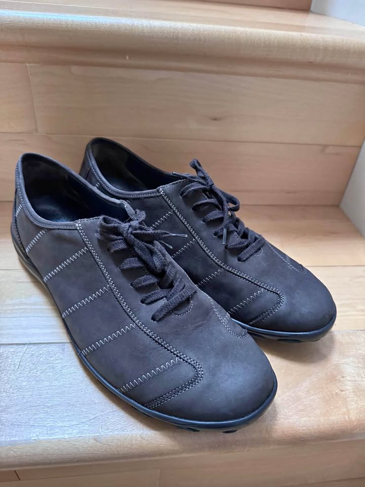 Semler Brown Suede Women’s Shoes - Size 9.5