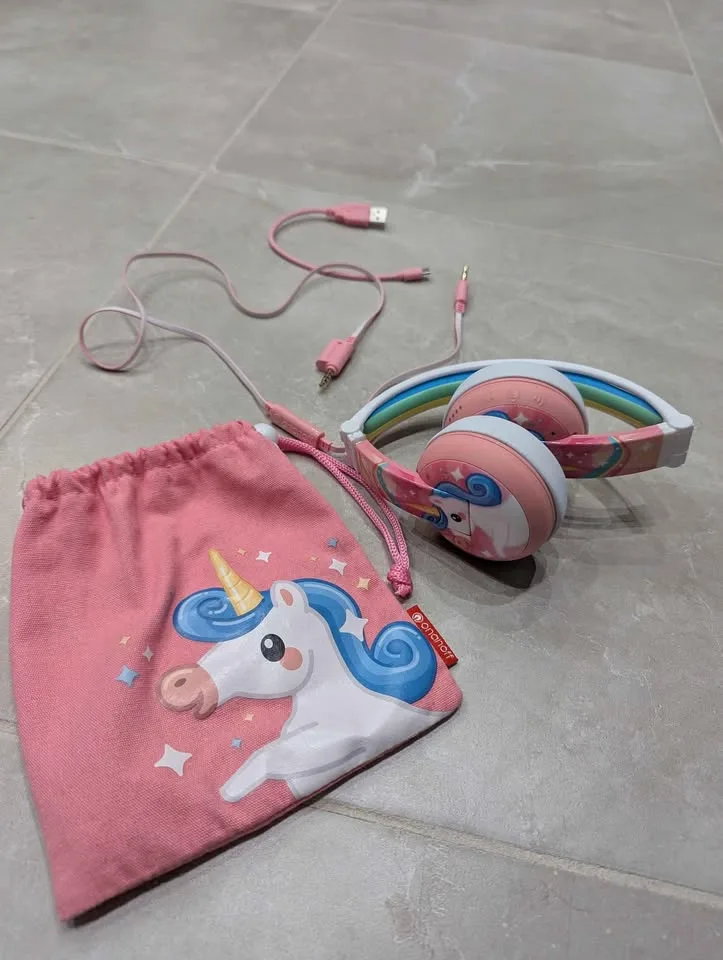 Kids wireless Bluetooth headphones image indicator(2)