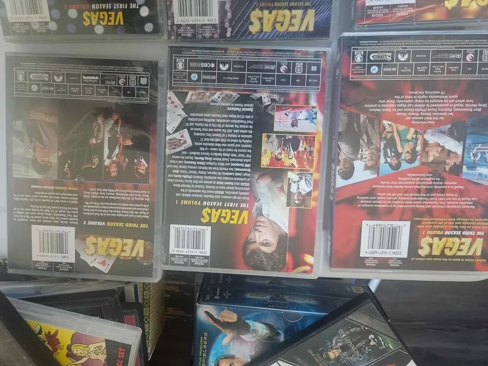 Vega$ Dvd Tv series All the seasons image indicator(3)