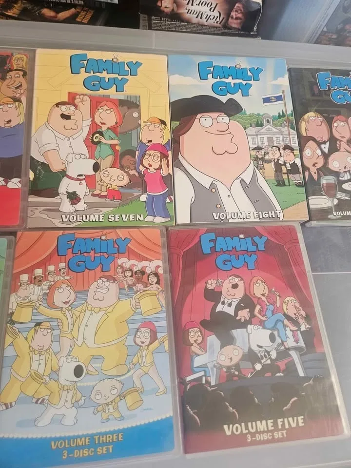 Family Guy 1 to 10 volumes Dvd image indicator(2)