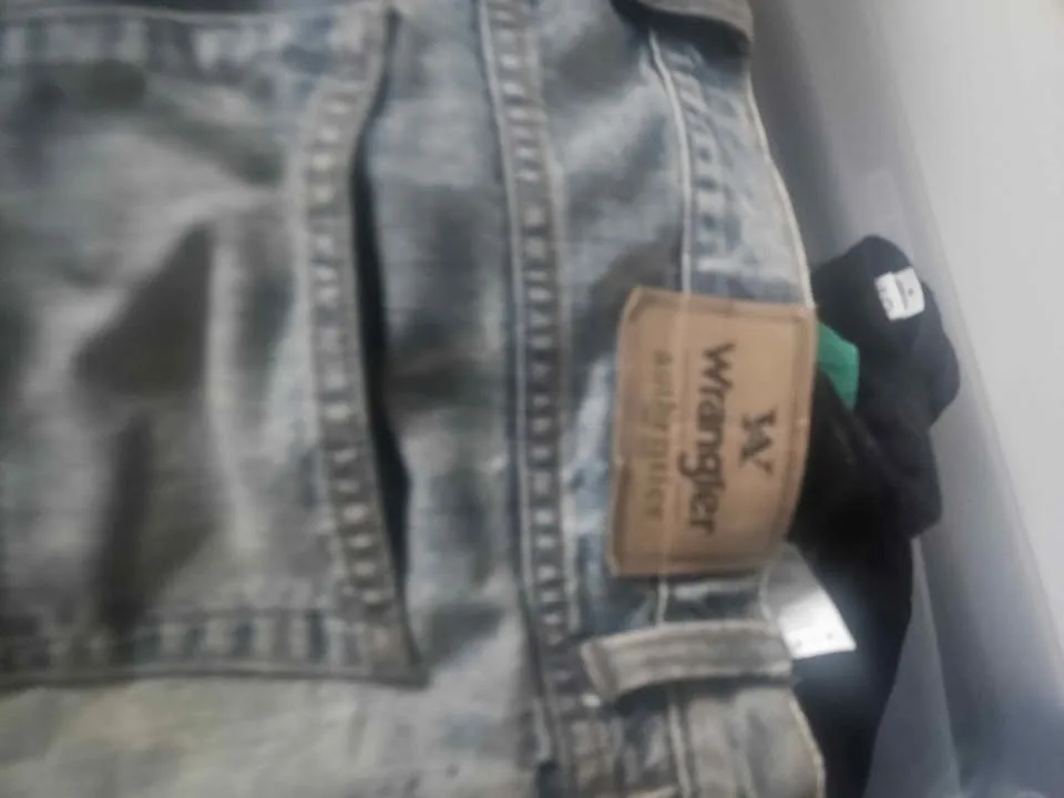 Men's Clothes: Levi's, Wrangler, Nike - Used, Good Shape image indicator(7)