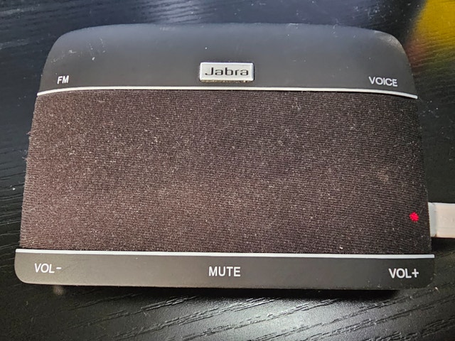 Jabra Freeway HFS100 In-Car Bluetooth Speakerphone - photo 2