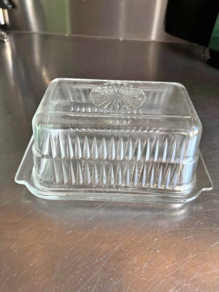 Mid-century 1 pound butter dish