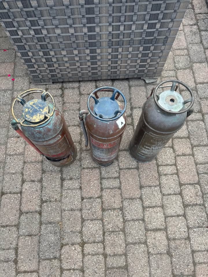 Three vintage brass fire extinguishers - photo 2