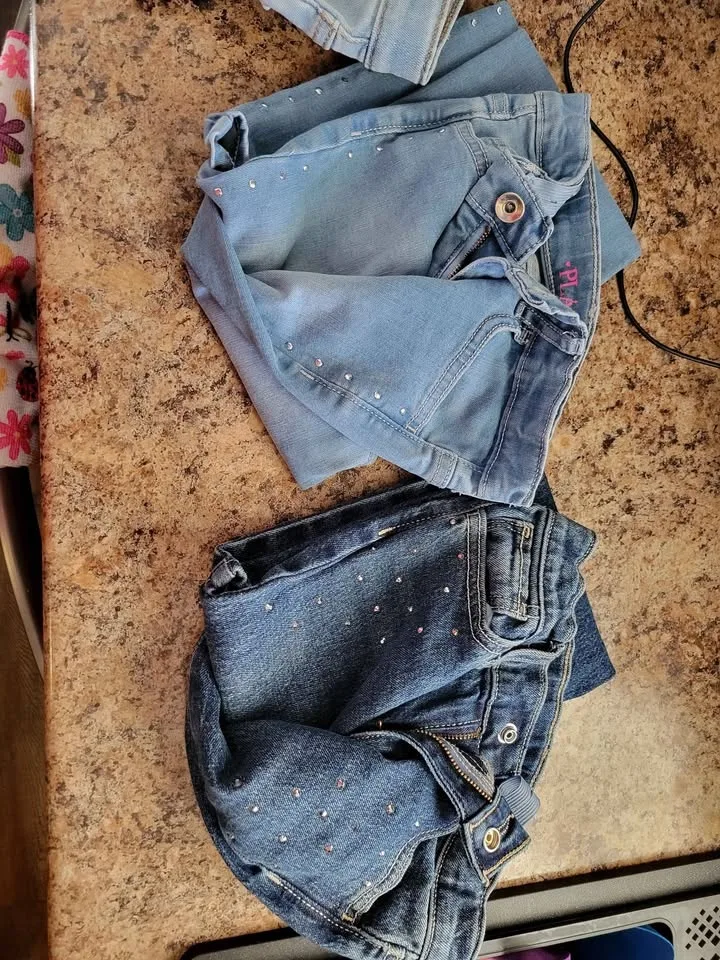 Girls size 8 Jeans image indicator(2)