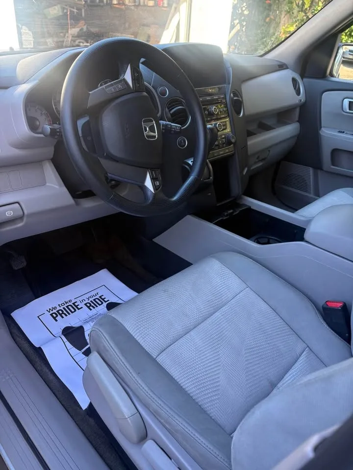 2015 Honda Pilot · EX Sport Utility 4D image indicator(9)