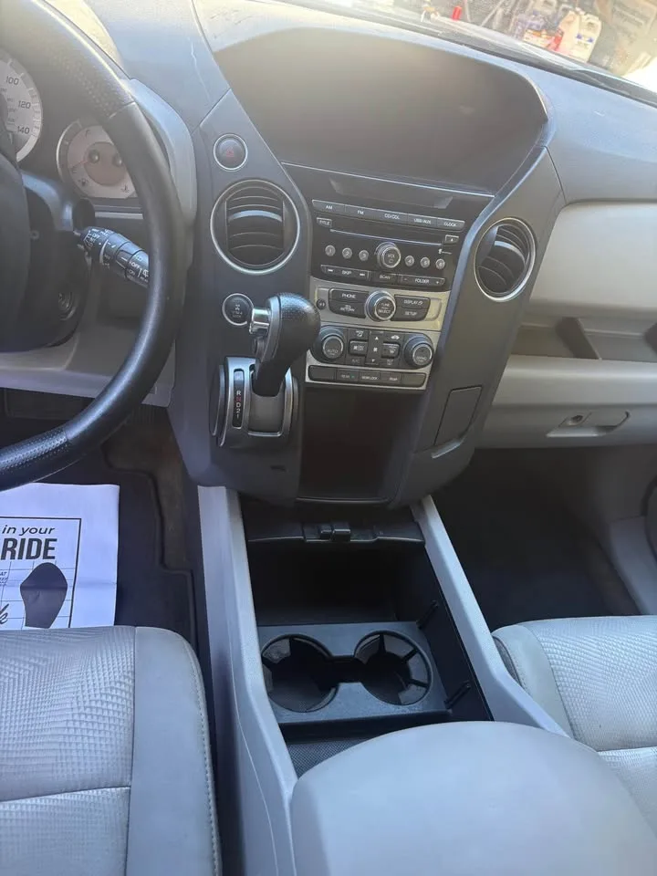 2015 Honda Pilot · EX Sport Utility 4D image indicator(10)