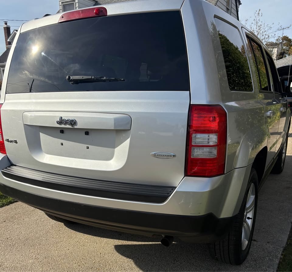 2014 Jeep Patriot · Latitude Sport Utility 4D - photo 5