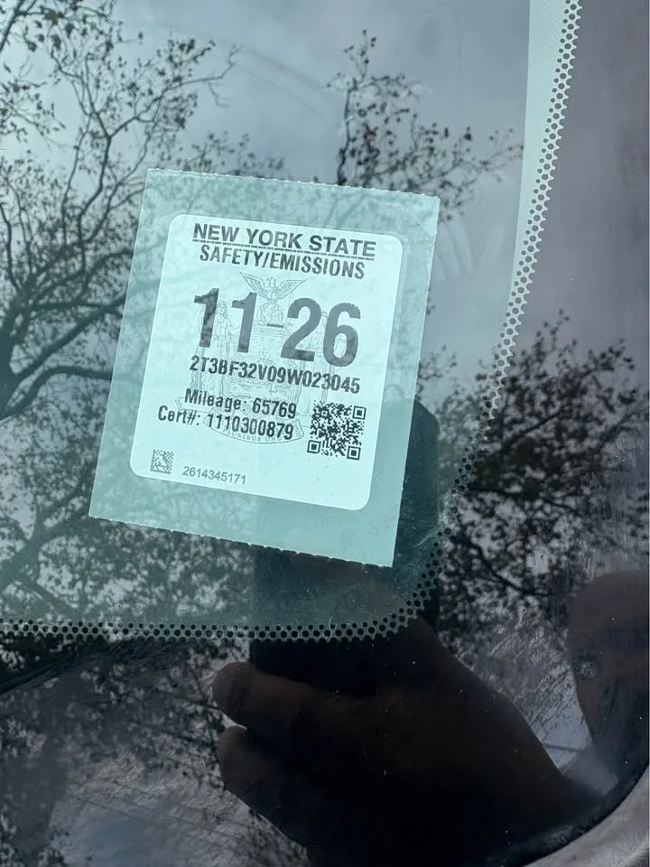 2009 Toyota RAV4 · "Sport" Sport Utility 4D image indicator(3)