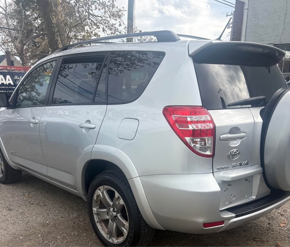 2009 Toyota RAV4 · "Sport" Sport Utility 4D - photo 5