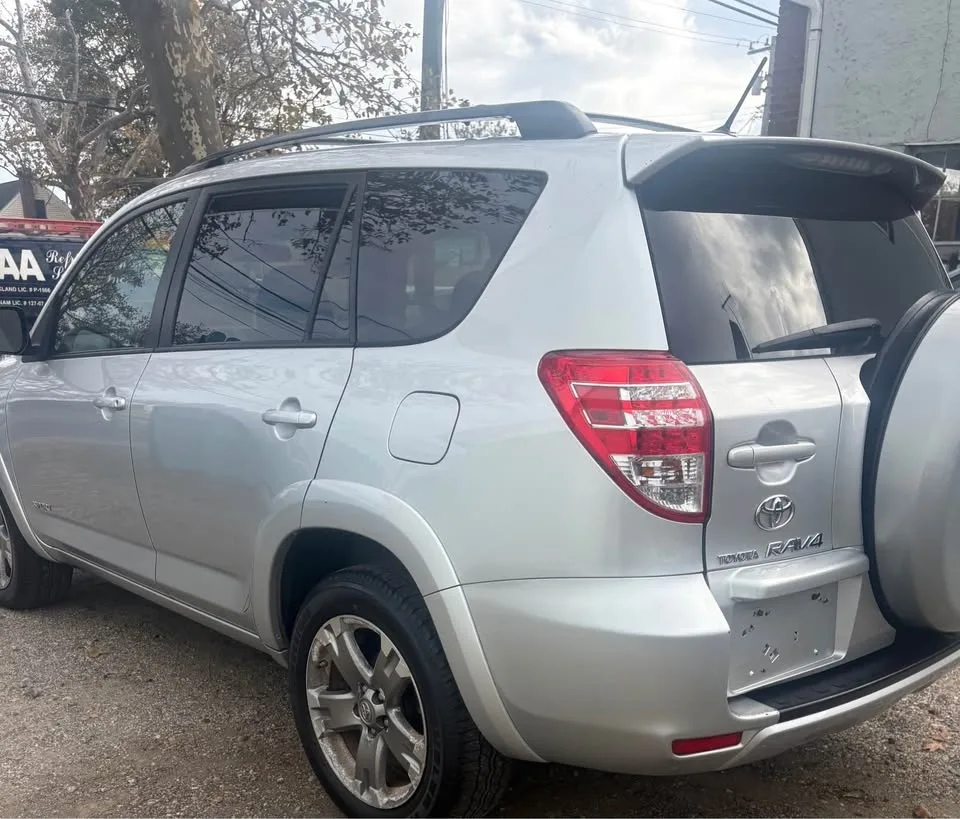 2009 Toyota RAV4 · "Sport" Sport Utility 4D image indicator(5)