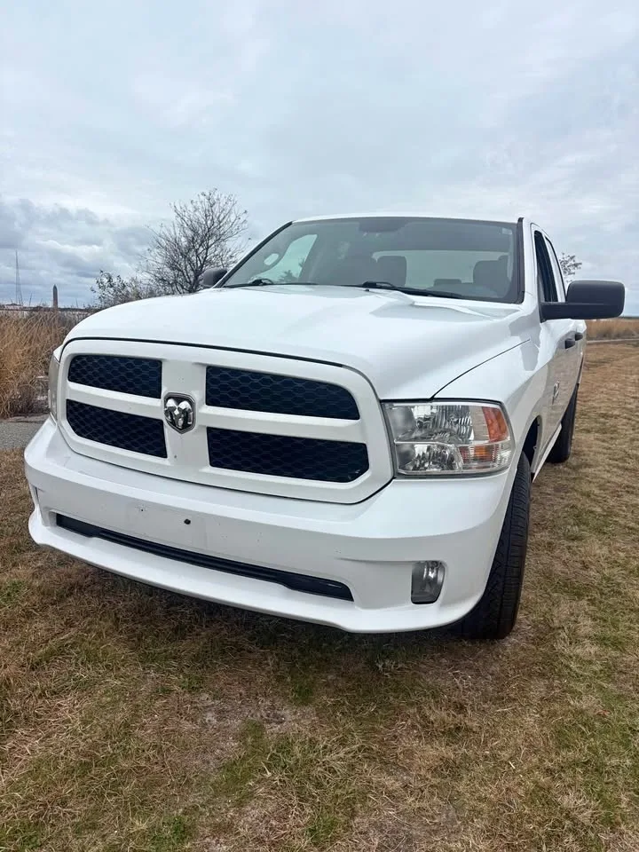 2018 Ram 1500 Crew Cab · SLT Pickup 4D 5 1/2 ft