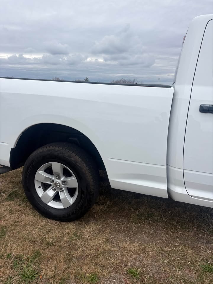 2018 Ram 1500 Crew Cab · SLT Pickup 4D 5 1/2 ft - photo 5