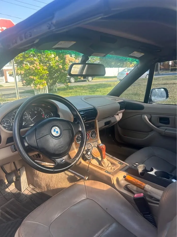2001 BMW Z3 · 2.5i Roadster 2D image indicator(4)