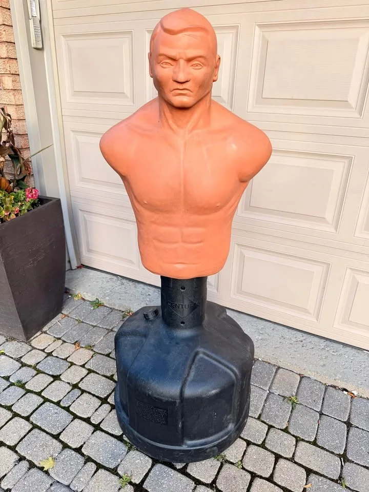 Century bob boxing (opponent bag) retail $430! Very good conditi