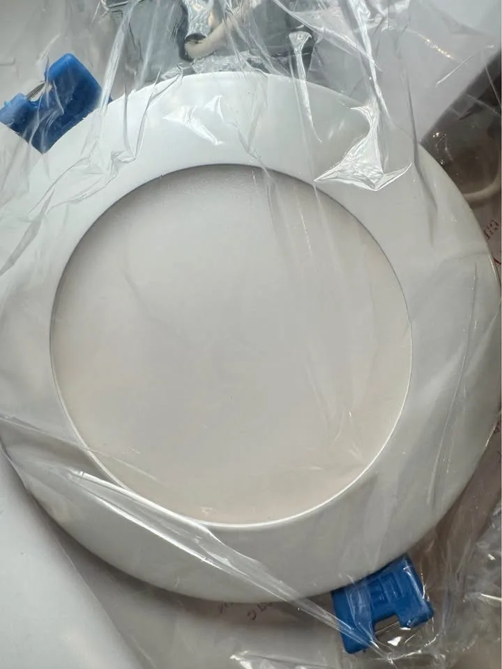 Dimmable 4" pot lights (retail $30 each) $5 each (100 available) image indicator(2)