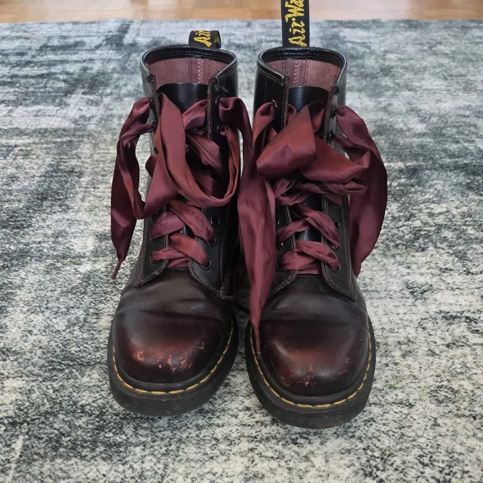 Dr Martens boots image indicator(3)