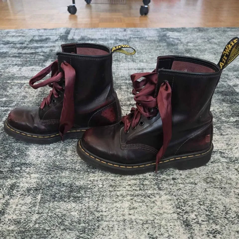 Dr Martens boots image indicator(6)