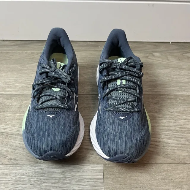 Mizuno Running Shoes SZ 6.5 image indicator(2)