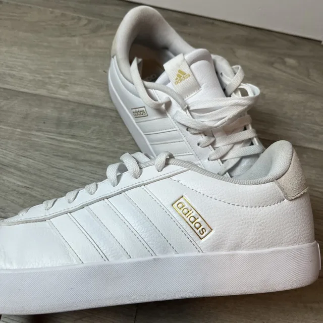 Adidas Courtbeat Shoes SZ 9.5 image indicator(5)