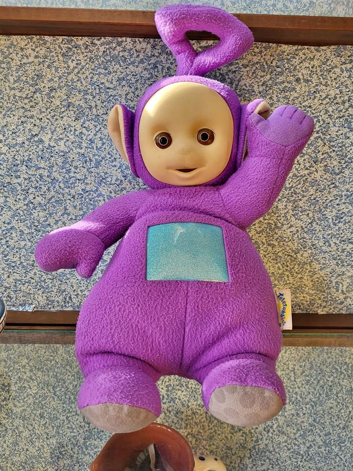 Vintage 1998 Playskool Teletubbies Tinky Winky plush 16 inch, mu