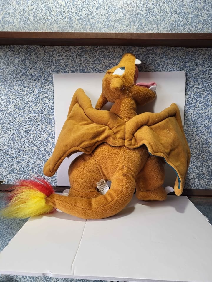 1998 Nintendo Pokemon Charizard 12 inch Plush Toy - photo 2