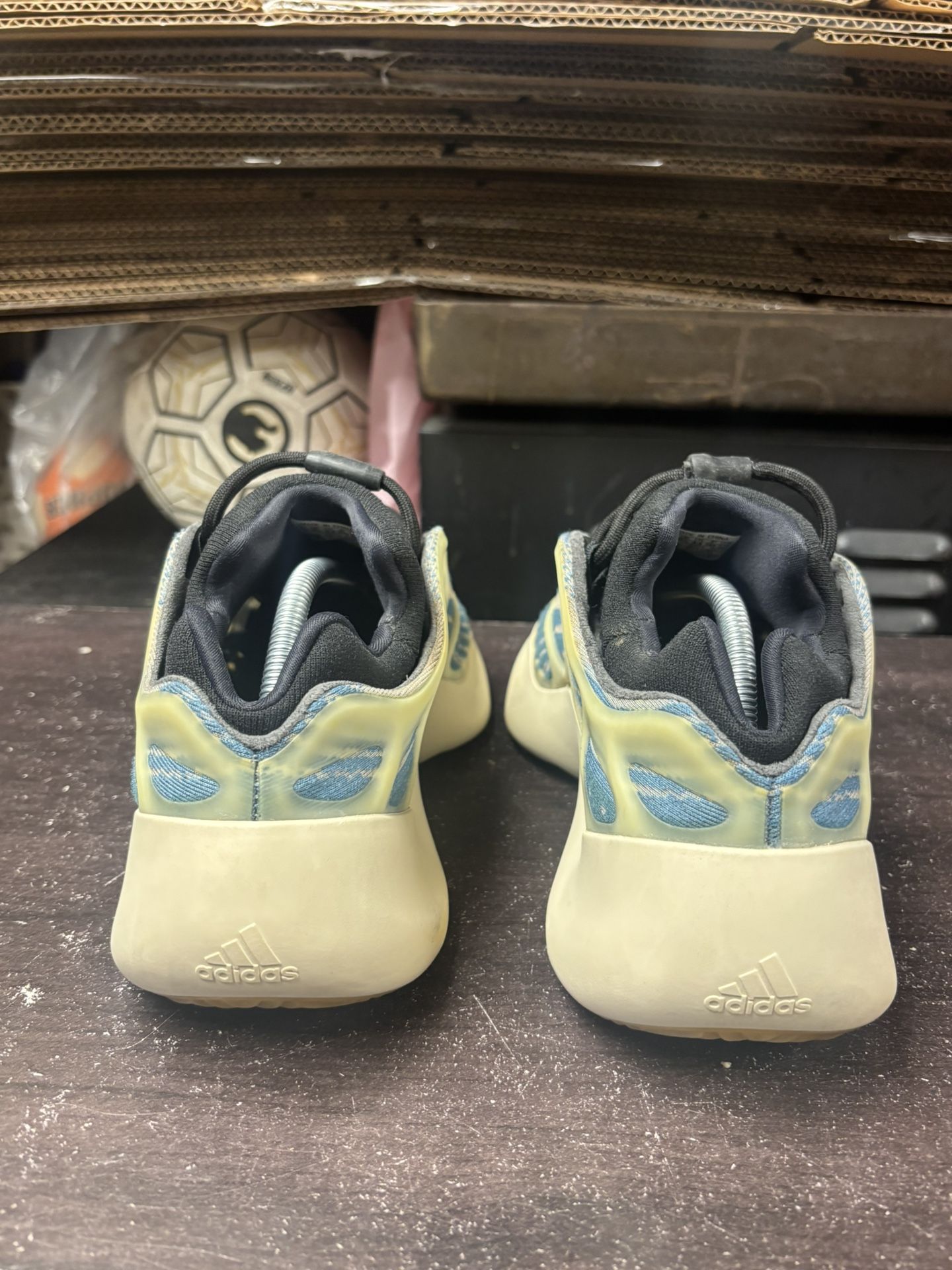 Adidas Yeezy 700 Kyanite - photo 4