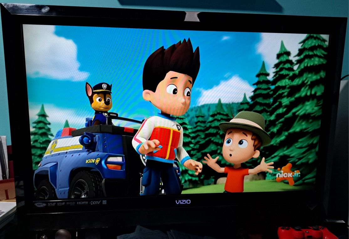 Vizio 37inch LED TV - photo 2
