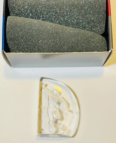 Mats Jonasson Soccer Player Crystal Sculpture Made In Sweden - photo 2