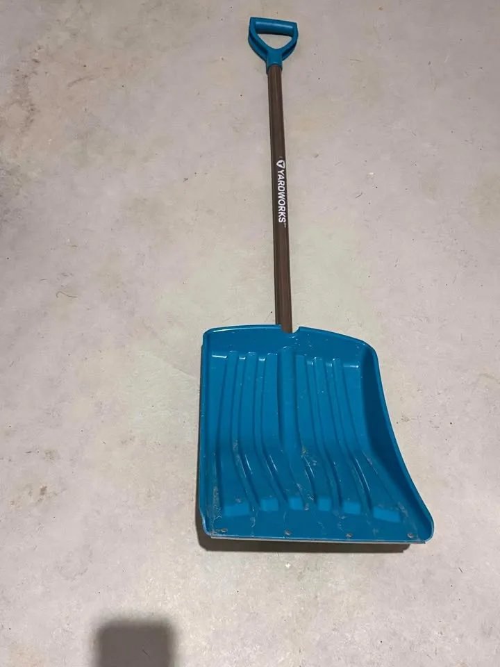 14” Steel strip snowshovel