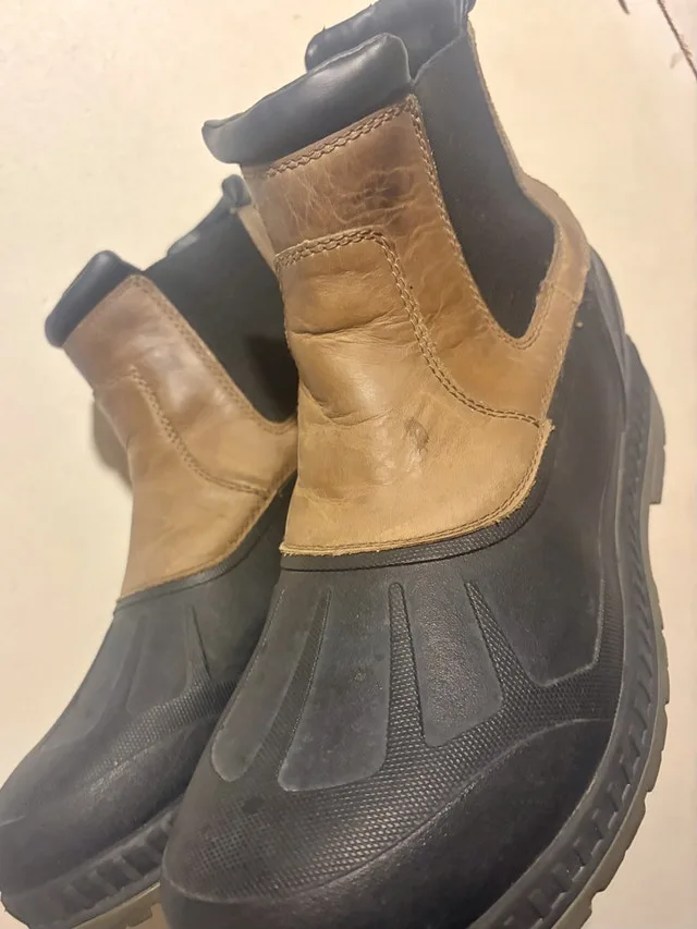 New Wind River winter boots MENS 11