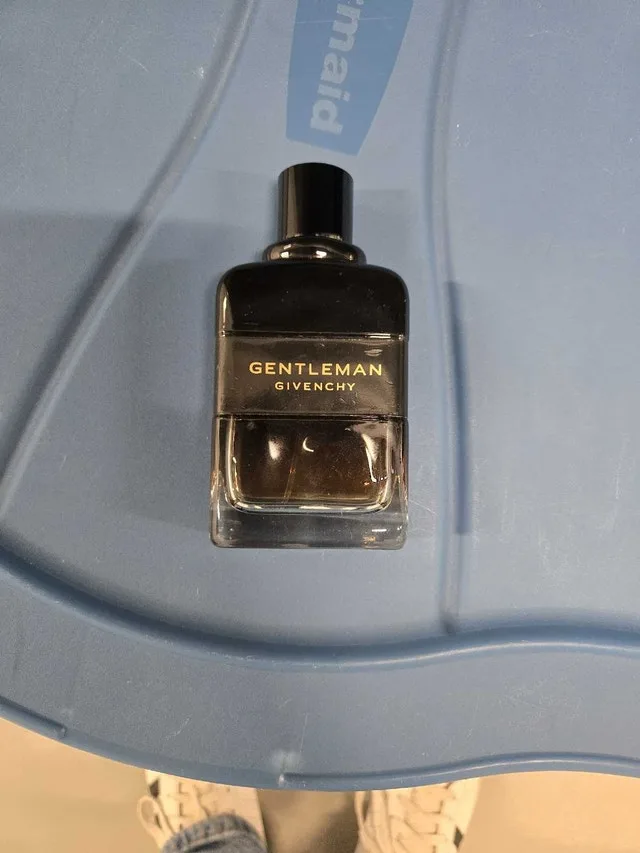 Gentleman givenchy Eau de Parfum Reserve Privée image indicator(5)