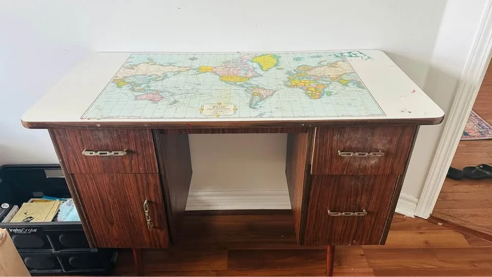 Small table for sale image indicator(2)