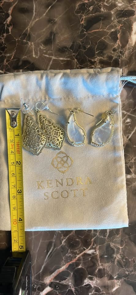 Kendra Scott earrings (price for both with cloth bag) - photo 2