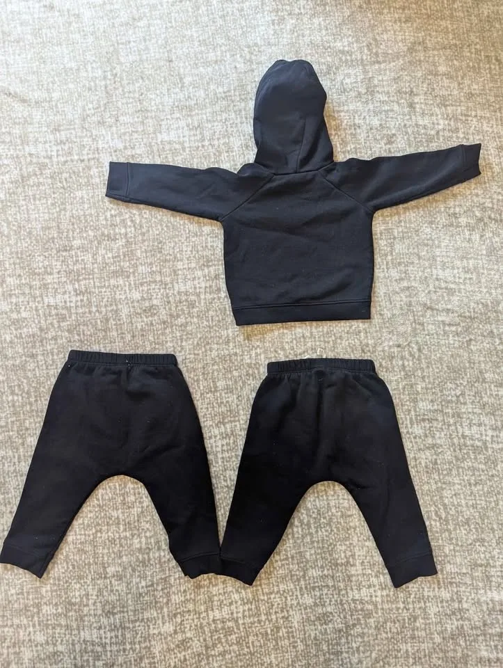 Old Navy Skeleton Costume – Size 12–18M image indicator(3)