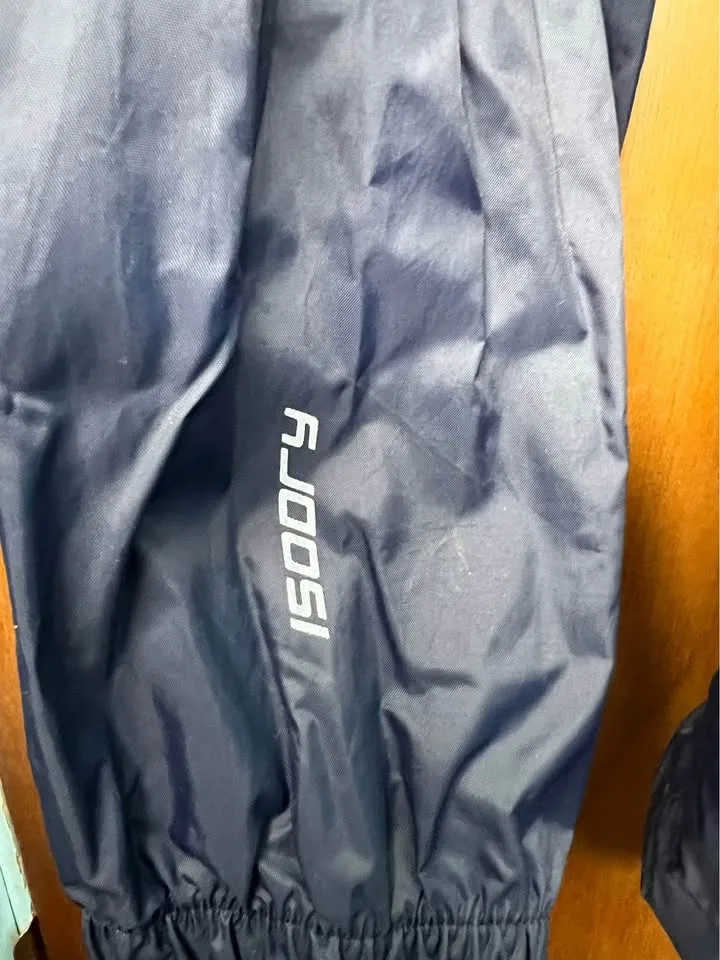 Mountain Warehouse blue ISODRY waterproof boy’s jacket size 13 y image indicator(2)