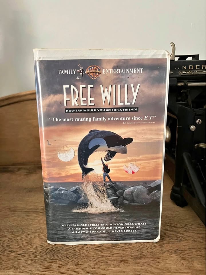 Free Willy VHS Tape